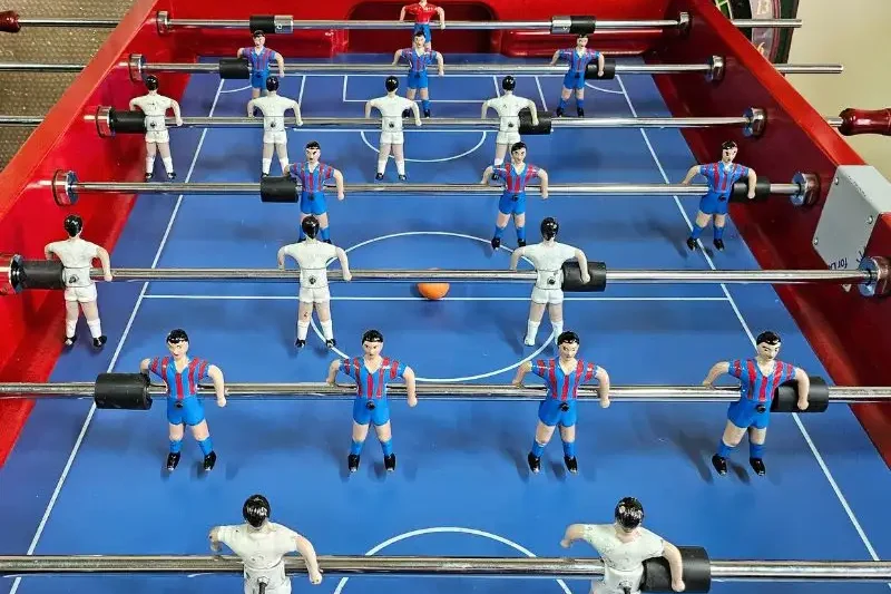 Alquiler de futbolines profesionales para eventos corporativos y ferias